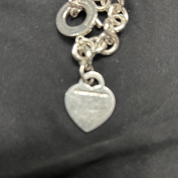 TIFFANY HEART TAG TOGGLE NECKLACE AND BRACELET

NECKLACE 16 in

LIKE NEW - Picture 11 of 13